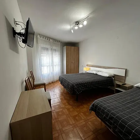 Hostal La Reina-3